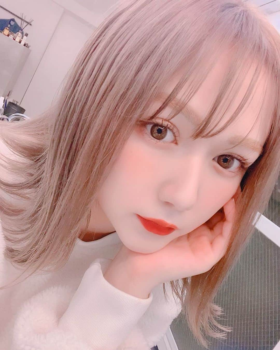 村重杏奈さんのインスタグラム写真 - (村重杏奈Instagram)「明日は博多座初日！！！ よろしくお願いしますっ🥰 髪色かわいい🥺🥺 #仁義なき戦い」11月8日 22時21分 - hktanna4848