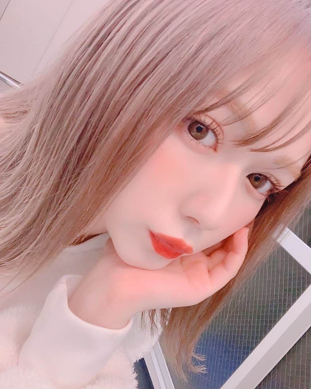 村重杏奈さんのインスタグラム写真 - (村重杏奈Instagram)「明日は博多座初日！！！ よろしくお願いしますっ🥰 髪色かわいい🥺🥺 #仁義なき戦い」11月8日 22時21分 - hktanna4848