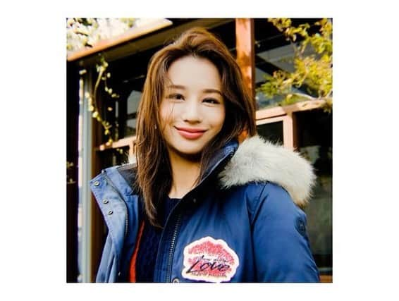 高橋メアリージュンさんのインスタグラム写真 - (高橋メアリージュンInstagram)「Image modelをさせていただいている【Tommy Hilfiger】の“MakeItPossibleのキャンペーンにTwitter/LINEで応募するとお店でパッチがもらえるそうです:) さらに抽選で当たった方には自分オリジナルのパッチももらえます。私もオリジナルパッチを作って頂きました。 詳しくはTommy HilfigerのホームページやTwitterアカウント見てみて下さい^ ^  #TommyHilfiger #MakeItPossible #可能性を信じてやってみよう」11月9日 8時40分 - maryjuntakahashi