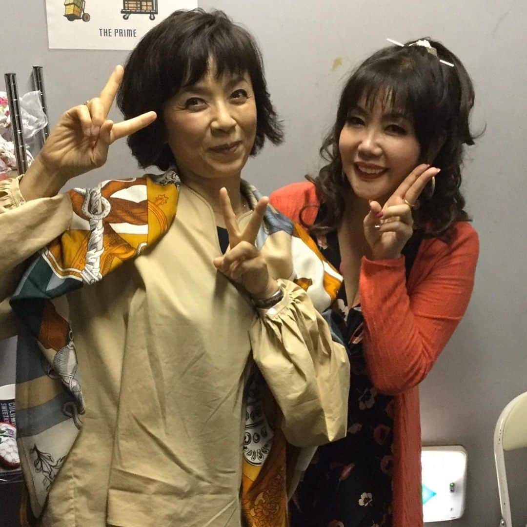 榊原郁恵さんのインスタグラム写真 - (榊原郁恵Instagram)「. 菜摘ちゃん出演の舞台　渋谷《#シブゲキ》で絶賛公演中‼️ 菜摘ちゃん曰く…どストレートの会話劇、苦戦してます！！って。 いやいや何をおっしゃるウサギさん！ですョ。 出演者皆さんのテンポの良い会話。芝居じゃなくなんか今　起きてる出来事！をのぞき見してる様な自然体！ 紅一点の菜摘ちゃん！頑張って〜❣️. .  #ボクのサンキュウ #小川菜摘 #榊原郁恵」11月9日 8時43分 - sakakibara.ikue