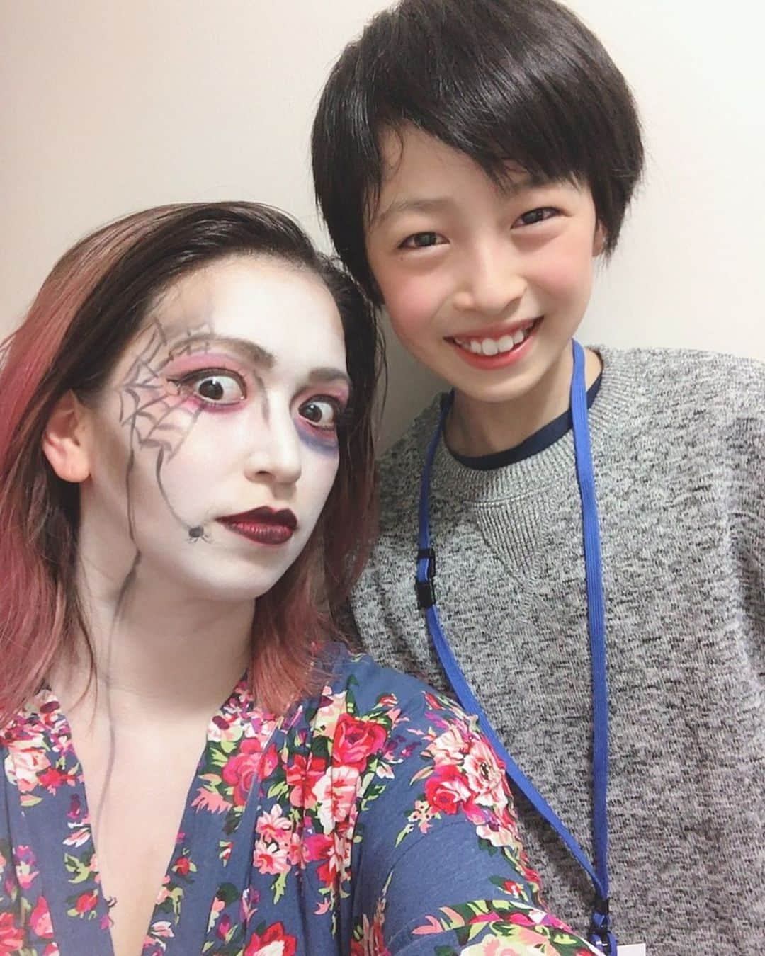 ダンドイ舞莉花さんのインスタグラム写真 - (ダンドイ舞莉花Instagram)「昨日は初の二回公演でした！ そして本日昼公演。ありがとうございました！！🦇 学生団体からフレッシュなエッセンスを吸収して🧛‍♀️ 明日もマチソワ！がんばろー！！！ この間、プリシラのベンジーが観に来てくれたよ😍 ハルどんどん大きくなってくね。これからが楽しみだ！！ #陣慶昭 #tanzdervampire #vampire #ダンスオブヴァンパイア #TDV #ヴァンパイア #musical #theatre #tokyo #japan #vampiremakeup」11月9日 0時32分 - mdandoy18