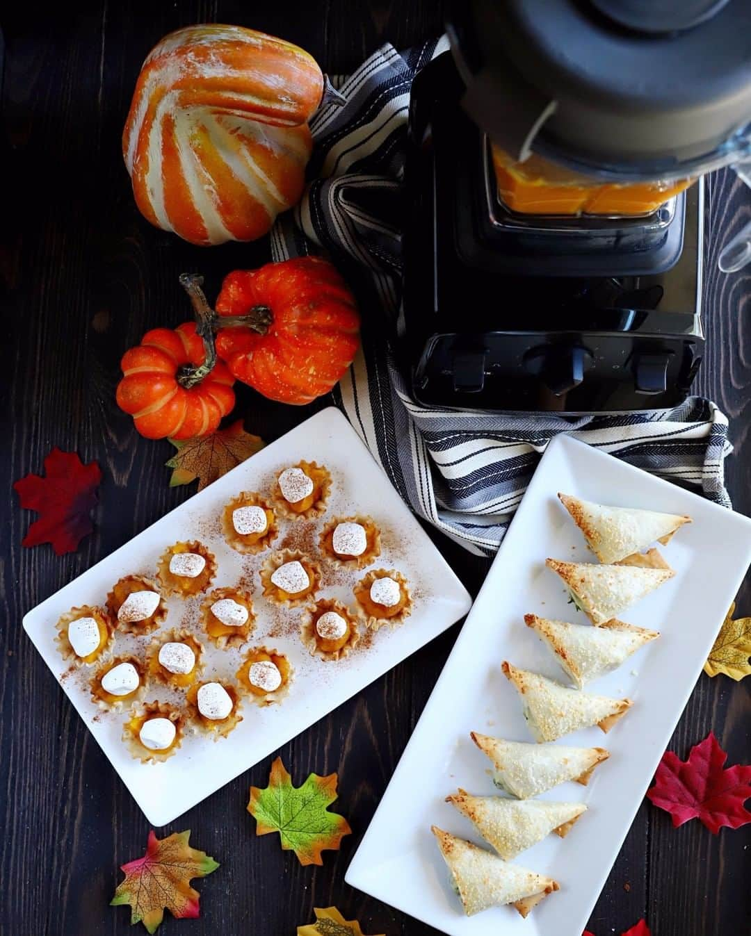 Vitamix Global Headquarters Real foodさんのインスタグラム写真 - (Vitamix Global Headquarters Real foodInstagram)「FRIENDSGIVING ALERT🔔 Tag your pals below and get planning! • Wanna be the 'BEST friend' at Friendsgiving? 💃 Check out @cakenknife's tips on how she uses Vitamix to make the most perfect dish! Find the article linked in our bio OR swipe up in our stories 🍁 • 📸: @cakenknife • #cakenknife #vitamix #fallrecipes #friendsgiving #myvitamix」11月9日 0時45分 - vitamix