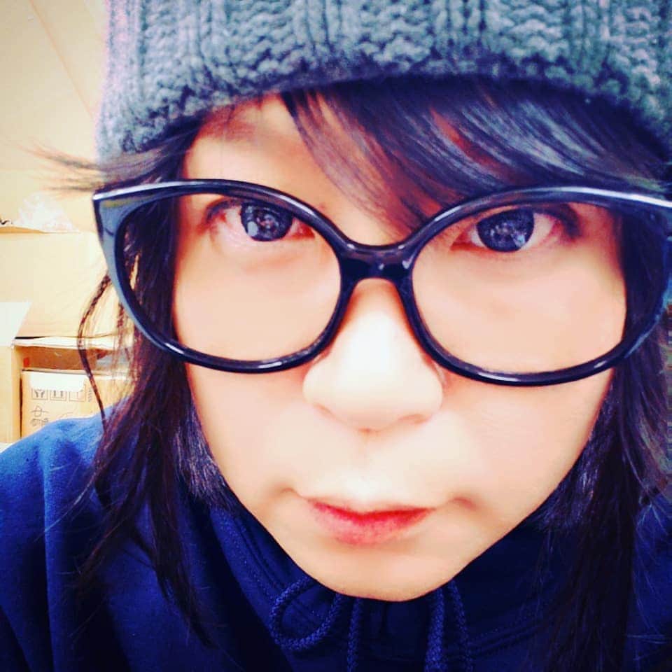 O-JIROのインスタグラム：「インスト→タワーレコード新宿店！トークは楽しかったかい？サインももらったかい？起きたらライブ！寝れるかなw #PENICILLIN #九龍頭」