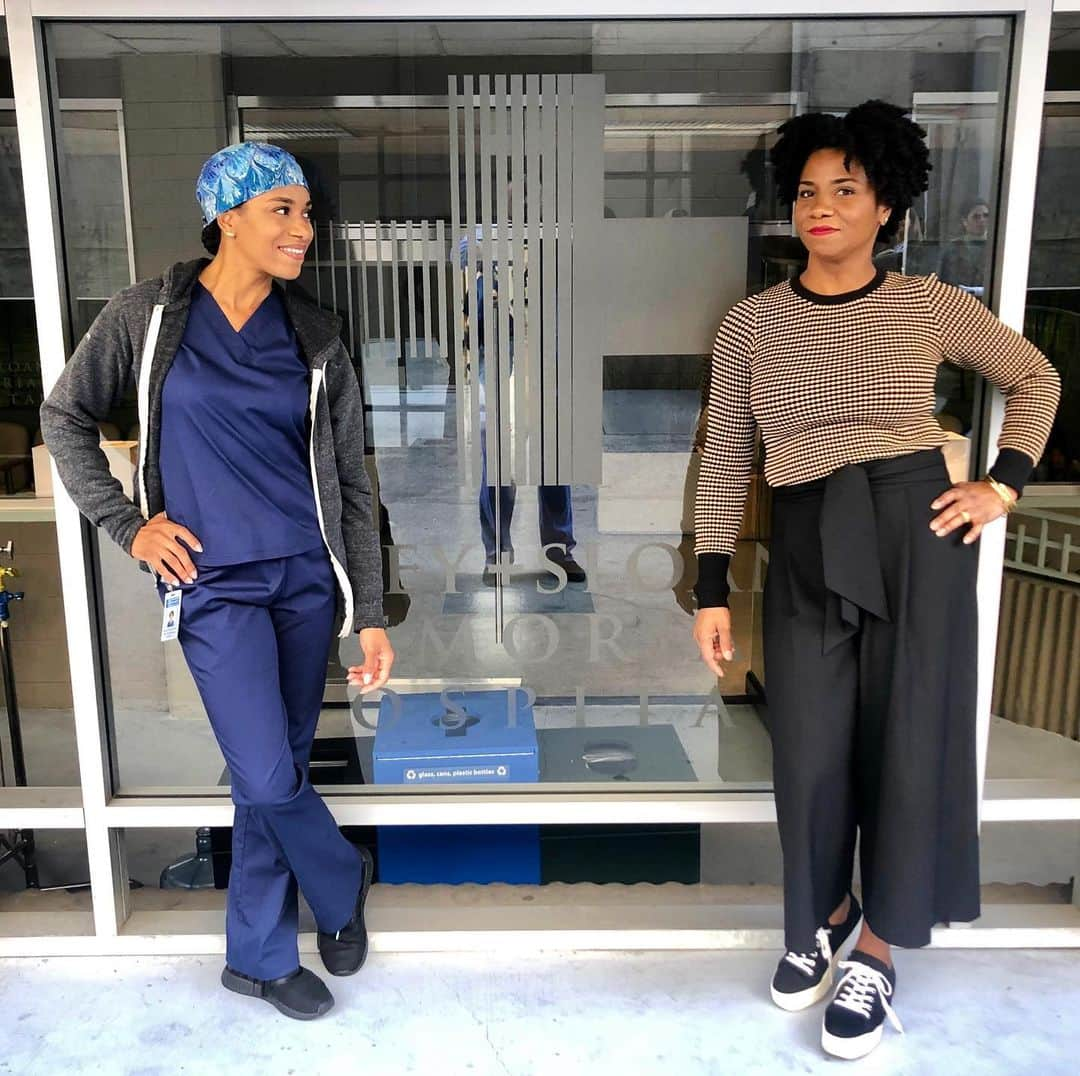 Kelly McCrearyさんのインスタグラム写真 - (Kelly McCrearyInstagram)「Proud. Until next time @cmccrearyyoga... #sisteract #greysanatomy」11月9日 1時32分 - seekellymccreary