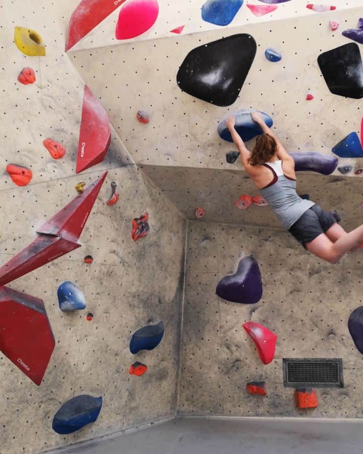 ハンナ・シューベルトのインスタグラム：「Easy but really fun bloc🥳👏 . 🎥 : @marie_schoepfer」
