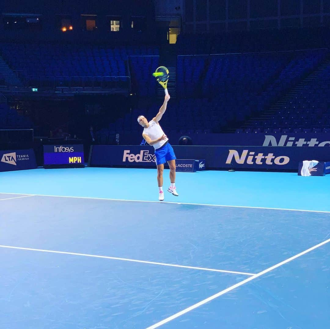 ラファエル・ナダルさんのインスタグラム写真 - (ラファエル・ナダルInstagram)「Serving... day by day. Glad to be here in London. Goal to be healthy on Monday night...」11月9日 2時43分 - rafaelnadal