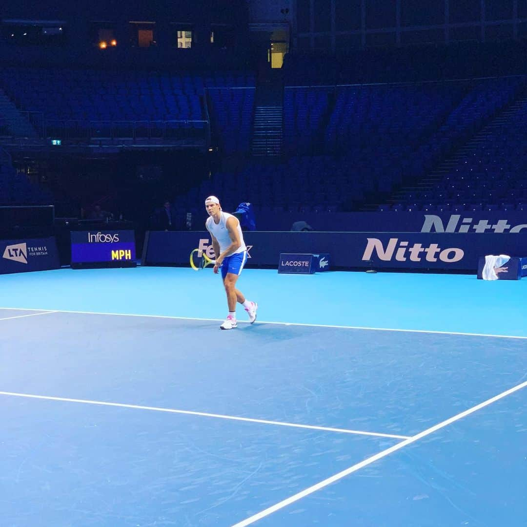 ラファエル・ナダルさんのインスタグラム写真 - (ラファエル・ナダルInstagram)「Serving... day by day. Glad to be here in London. Goal to be healthy on Monday night...」11月9日 2時43分 - rafaelnadal