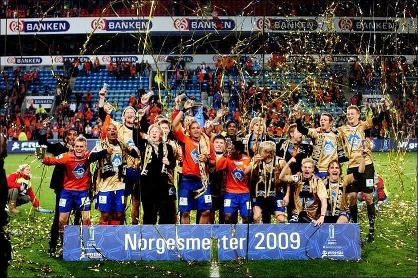 アンデルス・リンデゴーさんのインスタグラム写真 - (アンデルス・リンデゴーInstagram)「10 years ago today... one of the most magical days I’ve taken part of🔶🔷🔶🔷」11月9日 2時55分 - anders.lindegaard