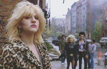 コートニー・ラブさんのインスタグラム写真 - (コートニー・ラブInstagram)「#FBF Released November 8 in 1986 - Sid and Nancy. 🎥 #GaryOldman #ChloeWebb #CourtneyLove」11月9日 3時31分 - courtneylove