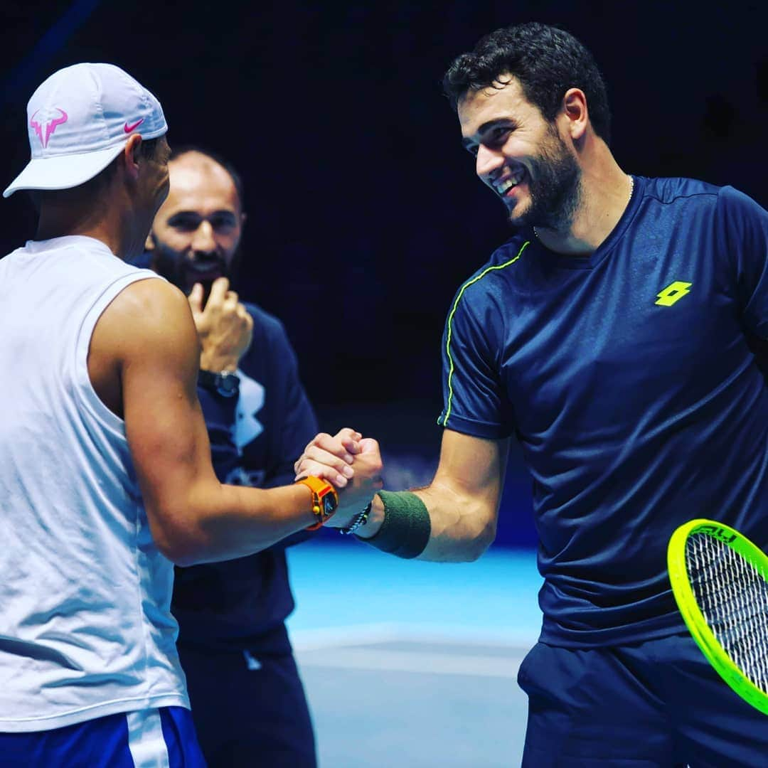 マッテオ・ベレッティーニさんのインスタグラム写真 - (マッテオ・ベレッティーニInstagram)「Think this guy is gonna be good!🙄🤣 - Gracias Rafa, always a pleasure sharing the court with you! @rafaelnadal - - 📷 @aratayamaoka - #scouting#nittoatpfinals#🤷🏻‍♂️🤫😴」11月9日 4時48分 - matberrettini