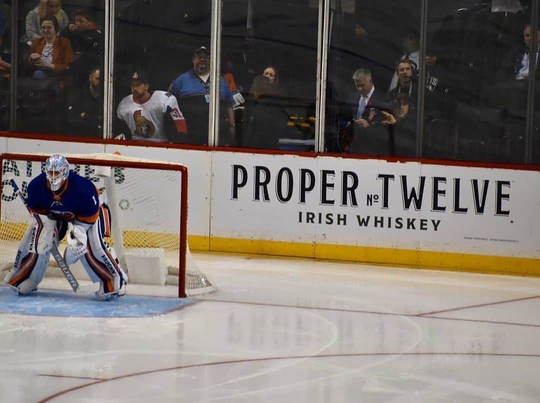 コナー・マクレガーさんのインスタグラム写真 - (コナー・マクレガーInstagram)「Let’s go Proper Twelve official team, The @ny_islanders!  The New York islanders!  Say that again. The.New.York.Islanders!  New Fuckin Yorkers baby, What a breed of human ❤️ It is an honour to have my Proper Twelve out alongside the New York Islanders. An honour!  @properwhiskey 🇺🇸 🏒 🥃 🇮🇪 #OneForAll」11月9日 5時38分 - thenotoriousmma