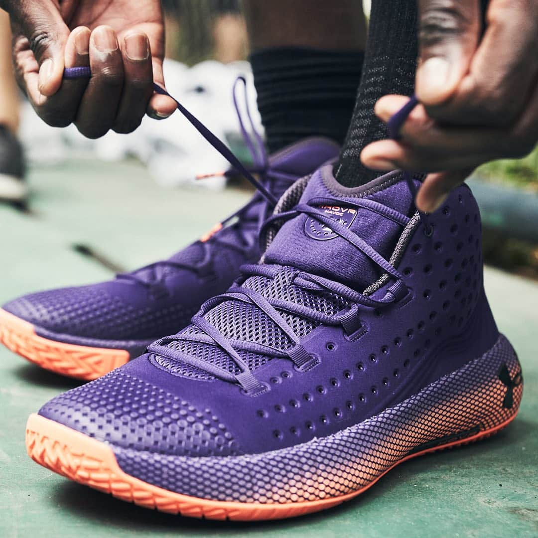 Under Armour Basketballさんのインスタグラム写真 - (Under Armour BasketballInstagram)「For fast breaks or protecting the paint, the HOVR Havoc 2 has you covered.  Available now on UA.com.  LINK IN BIO.」11月9日 5時54分 - uabasketball