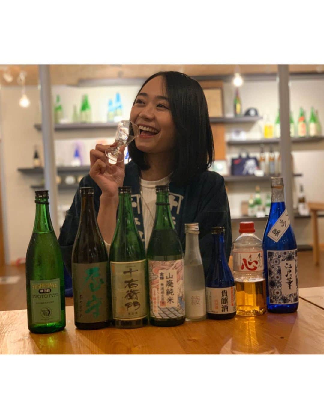 緑川静香さんのインスタグラム写真 - (緑川静香Instagram)「【しーたん日本酒録】﻿ ﻿ 豊島屋酒造@東京都東村山﻿ ﻿ #行ってきましたよ酒蔵に #創業は1596年に初代十右衛門が神田で酒屋兼飲み屋を始めた﻿ #雛祭りに飲む白酒を造る唯一の蔵﻿ #神田明神と明治神宮の御神酒はここ﻿ #結婚式で鏡開きをするという風習を作ったのはここ﻿ #東海道中膝栗毛の冒頭のシーンにも登場﻿ #様々な歴史漫画に登場﻿ #屋守　#金婚　#利他  #神田豊島屋　#ritashop  #みりんは酒だね #めちゃ美味しかった #どれも美味いのだけど #ビックリしたよ #みりんの概念変わった #神田の利他ショップには私のサインもありますのでよかったら行ってみてね #めちゃオシャレ  #しーたん日本酒録 #酒蔵 #酒蔵見学 #酒蔵巡り #唎酒師 #日本酒女子 #豊島屋 #神田豊島屋  #蔵見はたのすぃ」11月9日 6時10分 - midorikawa_shizuka