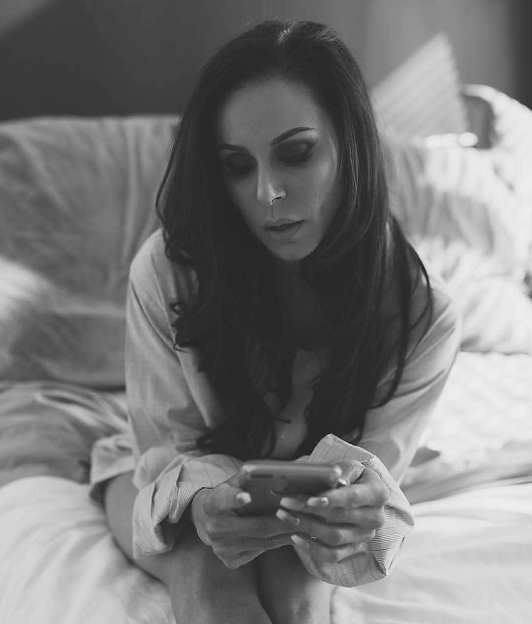 Kendra Lustさんのインスタグラム写真 - (Kendra LustInstagram)「#flashbackfriday i still remember what i was texting her 😜 #sexy #textme」11月9日 6時10分 - kendralust