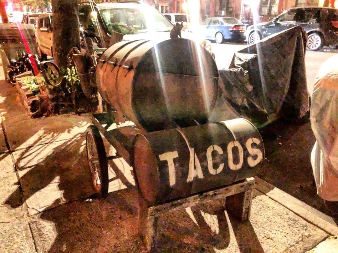 コリン・ドネルのインスタグラム：「Giving whole new meaning to street tacos. • • • #NYC #tacos #hungry #brooklyn #fbf」