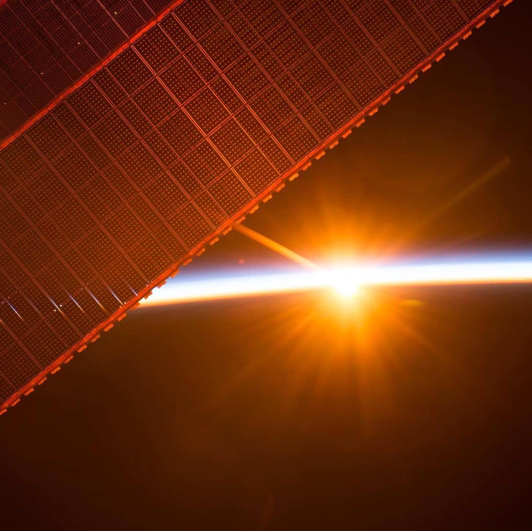 NASAさんのインスタグラム写真 - (NASAInstagram)「The "intricate, mesmerizing patterns of the International Space Station (@ISS) solar arrays." ☀️⁣ ⁣ The second image here is a close-up taken by @Astro_Jessica on Nov. 7 during a photo survey of the arrays, which convert solar energy to electrical power. ⁣ ⁣ In the space station's orbit 220 miles above Earth, the best source of energy is sunlight. When the station is in the Sun, about 60 percent of the electricity collected by its solar arrays is used to charge the station's batteries. The batteries then provide power to the station's systems during nighttime passes around Earth. ⁣ ⁣ Images Credit: NASA⁣ ⁣ #spacestation #solarpower #sun #solarcells #nasa #iss」11月9日 6時46分 - nasa