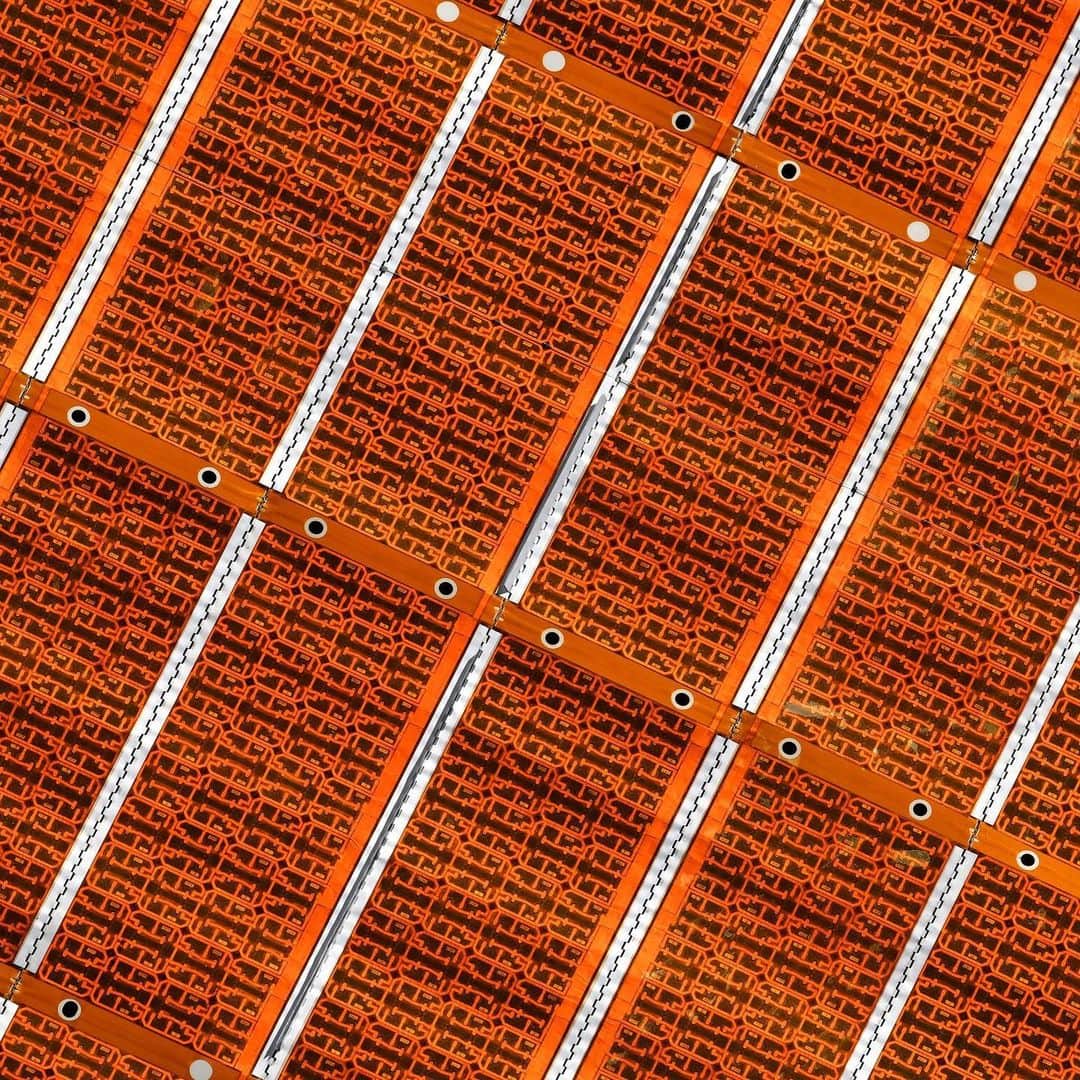 NASAさんのインスタグラム写真 - (NASAInstagram)「The "intricate, mesmerizing patterns of the International Space Station (@ISS) solar arrays." ☀️⁣ ⁣ The second image here is a close-up taken by @Astro_Jessica on Nov. 7 during a photo survey of the arrays, which convert solar energy to electrical power. ⁣ ⁣ In the space station's orbit 220 miles above Earth, the best source of energy is sunlight. When the station is in the Sun, about 60 percent of the electricity collected by its solar arrays is used to charge the station's batteries. The batteries then provide power to the station's systems during nighttime passes around Earth. ⁣ ⁣ Images Credit: NASA⁣ ⁣ #spacestation #solarpower #sun #solarcells #nasa #iss」11月9日 6時46分 - nasa