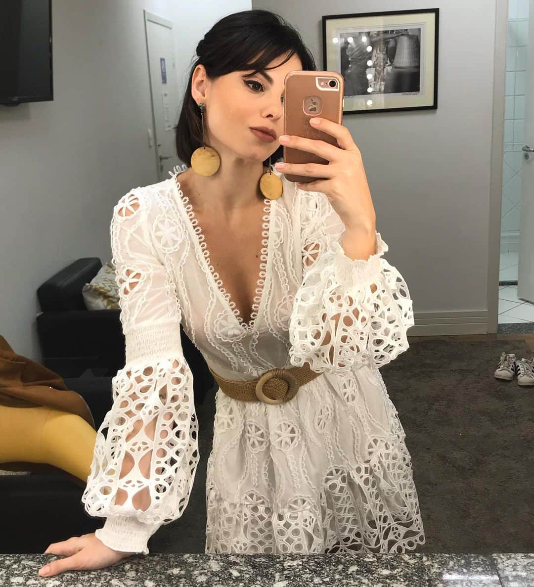 ステファニー・ブリットのインスタグラム：「Mais uma de ontem pq eu to bem apaixonada por esse vestido e pensando se vcs vão perceber se eu repetir ele no réveillon!? 😂🤪 @isabellaorleans」