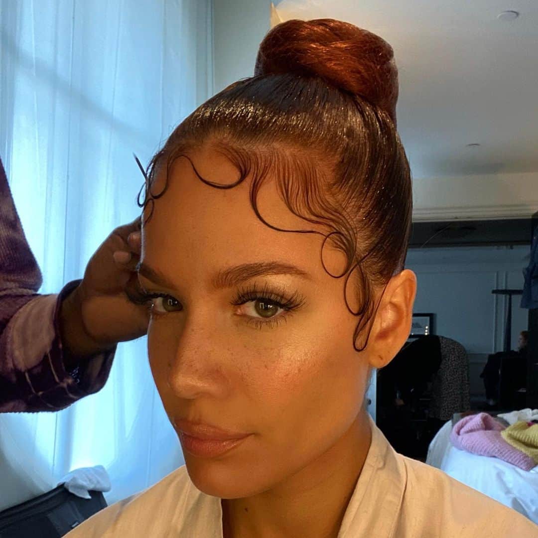 Halseyのインスタグラム：「✂️」