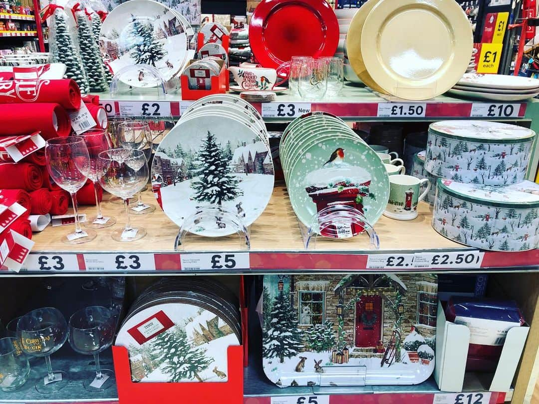 岡倫之さんのインスタグラム写真 - (岡倫之Instagram)「Christmas preparations have already begun!  I look forward to authentic Christmas, not Japan. #GOK #GreatOKharn #UK #england #london #instagood #overseaslife #britishlife #overseasscenery #britishscenery #オーカーン #英国 #イギリス #イングランド #ロンドン #海外生活  #イギリス生活 #海外の風景 #イギリスの風景  #イギリスのクリスマス #本場の #クリスマス」11月9日 7時30分 - great_o_khan