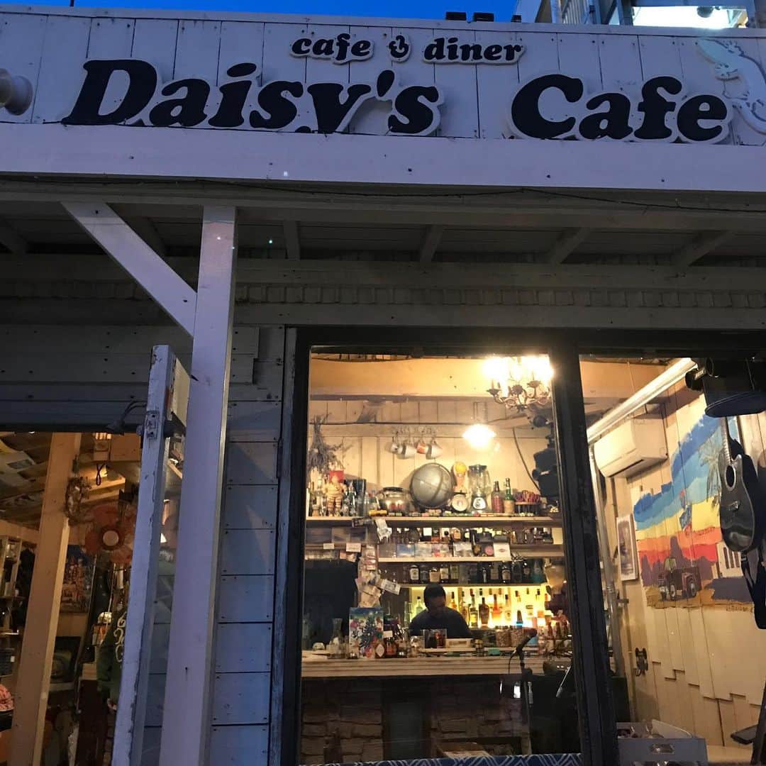 有坂美香のインスタグラム：「ららら会@Daisy's Cafe  セッションしてます^_^ #ツルピカタマゴちゃん #有坂美香 #kamakuradaisyscafe  #syokuyabo農園  #コスガツヨシ #小坪シロー」