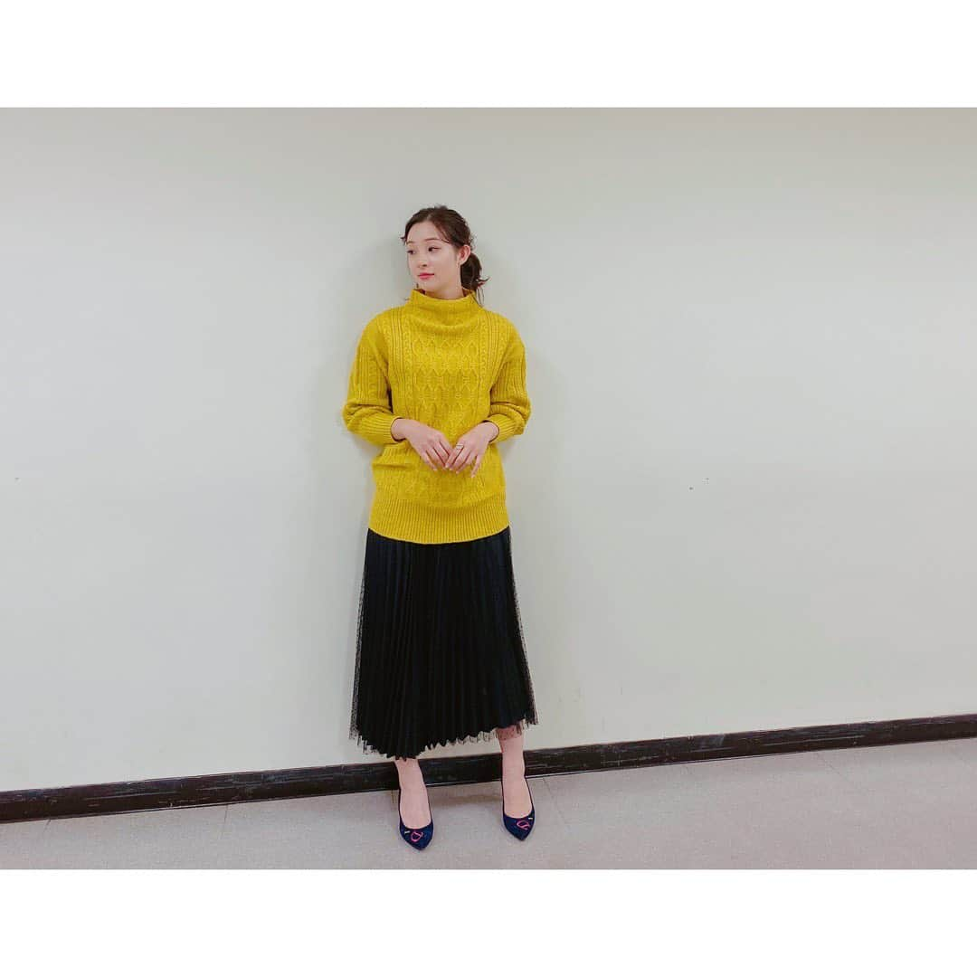 足立梨花さんのインスタグラム写真 - (足立梨花Instagram)「土曜スタジオパーク👗﻿ ﻿ ニット﻿ スカート﻿ @poolstudioalivier ﻿ イヤカフ﻿ リング﻿ @joueteofficial﻿ ﻿ パンプス﻿ @dianashoespress」11月9日 17時20分 - adacchee