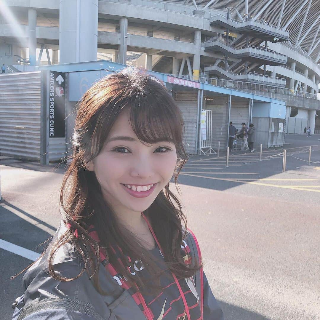 磯佳奈江さんのインスタグラム写真 - (磯佳奈江Instagram)「‪#今日の1枚 ⚽️﻿ 鹿島アントラーズvs川崎‬フロンターレ戦﻿ 応援に行ってきました！﻿ ﻿ ‪鹿島は、0-2で敗れてしまいました。‬﻿ ﻿ ‪首位から3位へ。。‬﻿ ﻿ ‪チャンスはあったのに‬﻿ ‪そこが決めきれない。‬﻿ ﻿ ‪優勝がなくなったわけではいので、﻿ 切り替えて残り3試合全勝！‬﻿ ‪絶対しましょう🔥🔥‬﻿ ﻿ #サッカー #鹿島アントラーズ #カシマサッカースタジアム #カシスタ #川崎フロンターレ」11月9日 17時22分 - isochan89