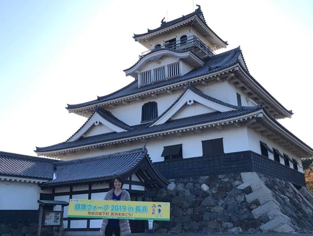 高橋みゆきのインスタグラム：「長浜での仕事終わりました🏯🎶 #長浜城 #ウォーキング #トークショー #ボール投げ込み #平和堂&Lionさん」