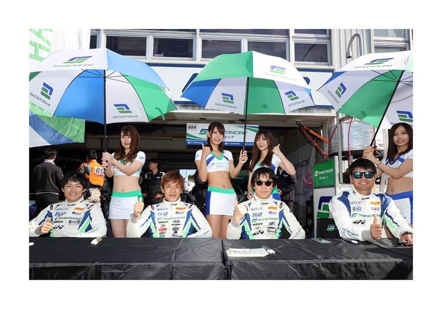 のインスタグラム：「. スーパー耐久最終戦、岡山国際サーキット . . 予選はポールポジションを獲得しました！！！ . . 明日はシリーズチャンピオンへ 最高の位置からスタートです。 . . 応援宜しくお願いします。 . . . #林テレンプ  #shaderacing  #スーパー耐久 #koshido #ficata #でちゃう #アリア #bigdaddygraphics #toyota86 #seidoya  #制動屋ブレーキ」