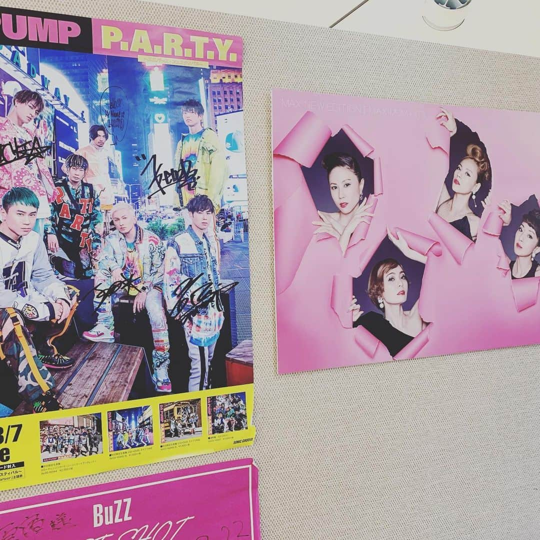 川口徹道さんのインスタグラム写真 - (川口徹道Instagram)「『NANA Presents 743☆～TALK&LIVE～Fantastic!!』 昼公演お邪魔しました😆😆😆 #MAXNANA さんの歌あり、映像あり、コーナーありのソロイベント🎉  MCは　#アンバランス山本　さん  めちゃくちゃ楽しかった‼️ もうすぐお母さんになるNANAさん、産休入られる前に元気な姿見れて良かったでした😌  もうすぐ赤ちゃんが産まれると聞いて　#MAX大好き芸人　としては凄く嬉しい‼️‼️ 改めておめでとうございます👏  すべてがうまくいきますように。  来年はMAXさん25周年です🙌  #MAX #max #mina さん　#椿鬼奴　さん　#原宿駅前ステージ」11月9日 18時41分 - tetsumichi0609