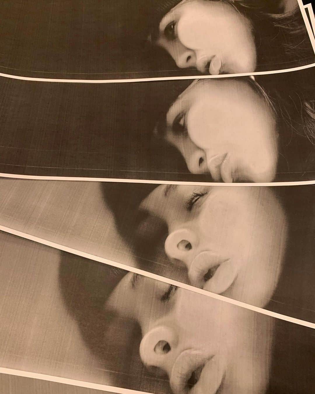 サブリナ・カーペンターのインスタグラム：「if you’ve never stuck your face on a photo copier 2/10 recommend」