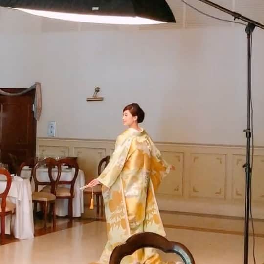 和田安佳莉のインスタグラム：「和装バージョン✨ . #ブライダル #ウェディング #bridal #撮影 #花嫁 #wedding #和装 #和装結婚式 #写真 #ホテルウェディング #ブライダルヘアメイク #結婚式 #ヘアアレンジ #和の心 #ファッション #モデル #model #shooting #tokyo #photo #雑誌 #movies #hotelwedding #和服 #ゴールド #和 #fashion #instagood #love #happy」