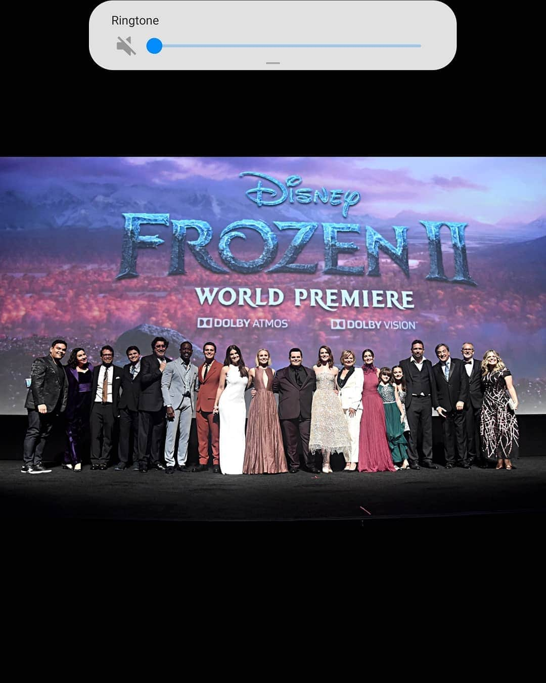 クリスティン・ベルさんのインスタグラム写真 - (クリスティン・ベルInstagram)「Always and forever i love you, @idinamenzel ❄❄❄❤❤❤👑👑👑 #frozen2」11月9日 11時58分 - kristenanniebell