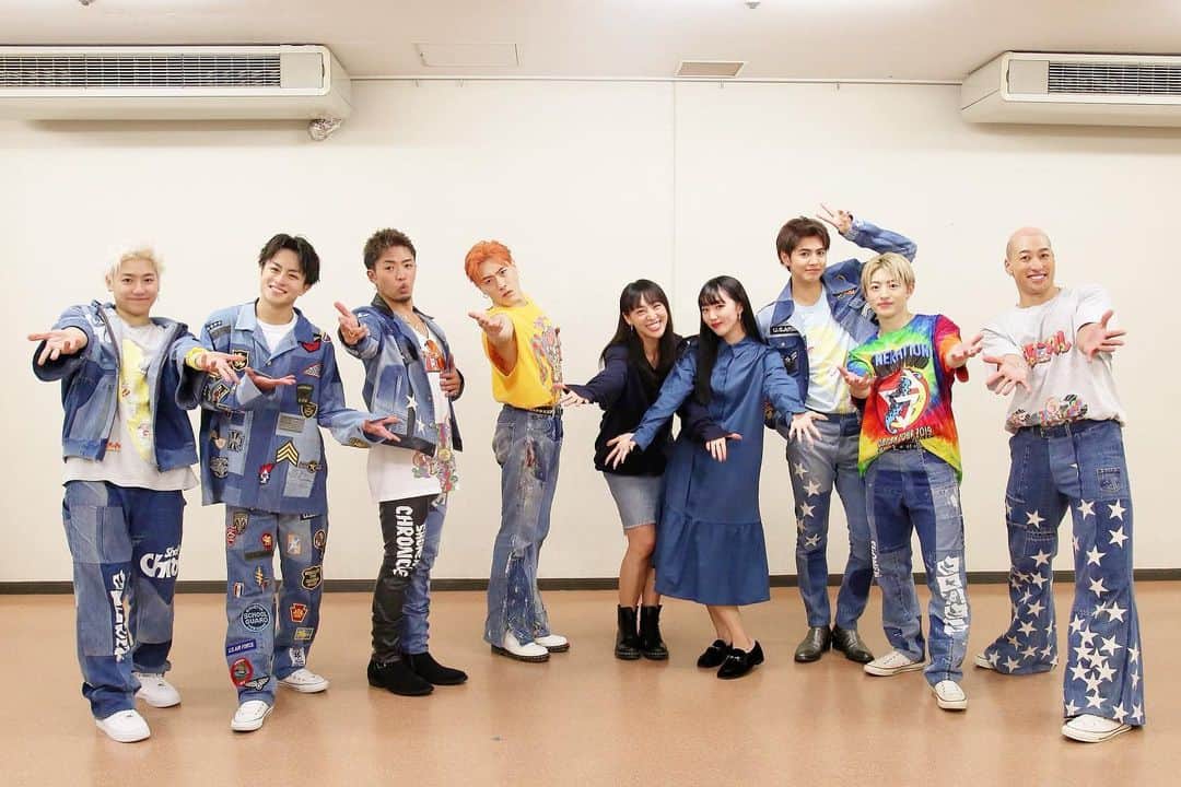 のインスタグラム：「いーっぱい元気もらいました☺︎ @generations_official  #少年クロニクル #ふわぁ #楽しかったー @shigetome.manami.official ちゃんとの #謎コラボ」