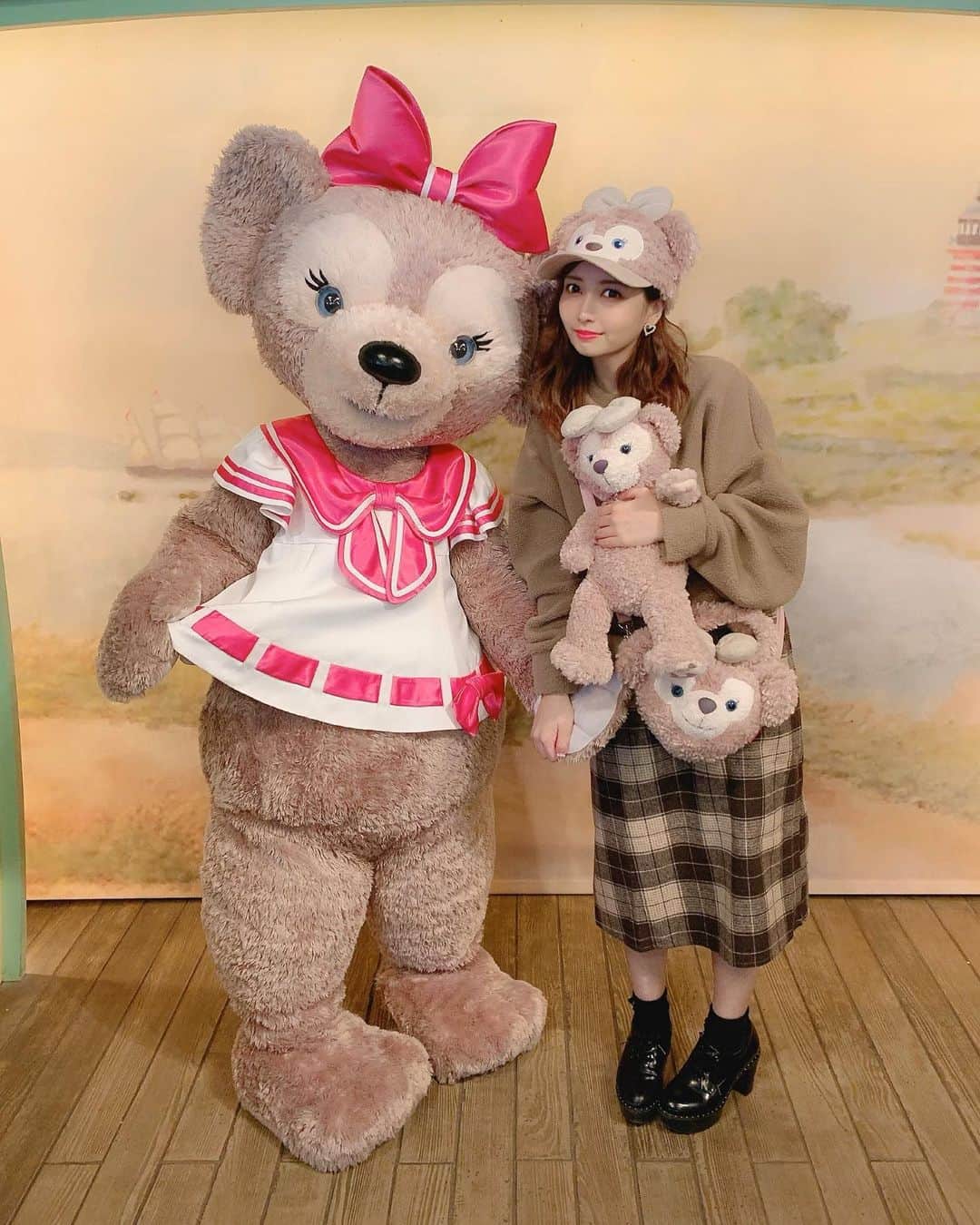 太田里織菜のインスタグラム：「. シェリーメイグリ♡ 可愛すぎたよ、、、すき♡ . #らぶどる #ディズニーリゾート #夢の国 #東京ディズニーシー #TDS #disneyresort #ディズニーキャラクター #ディズニーキャラ #シェリーメイ #シェリーメイバウンド #シェリーメイコーデ #シェリーメイグッズ #ディズニーハロウィン #ディズニーハロウィーン #dハロ #ディズニー仮装 #dハロ仮装」