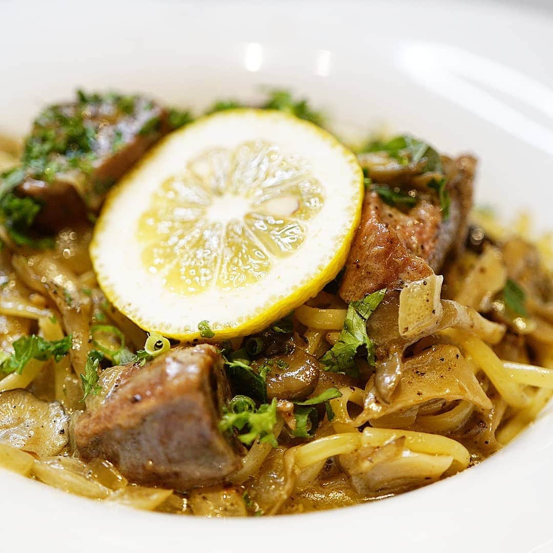 石関友梨のグルメインスタ