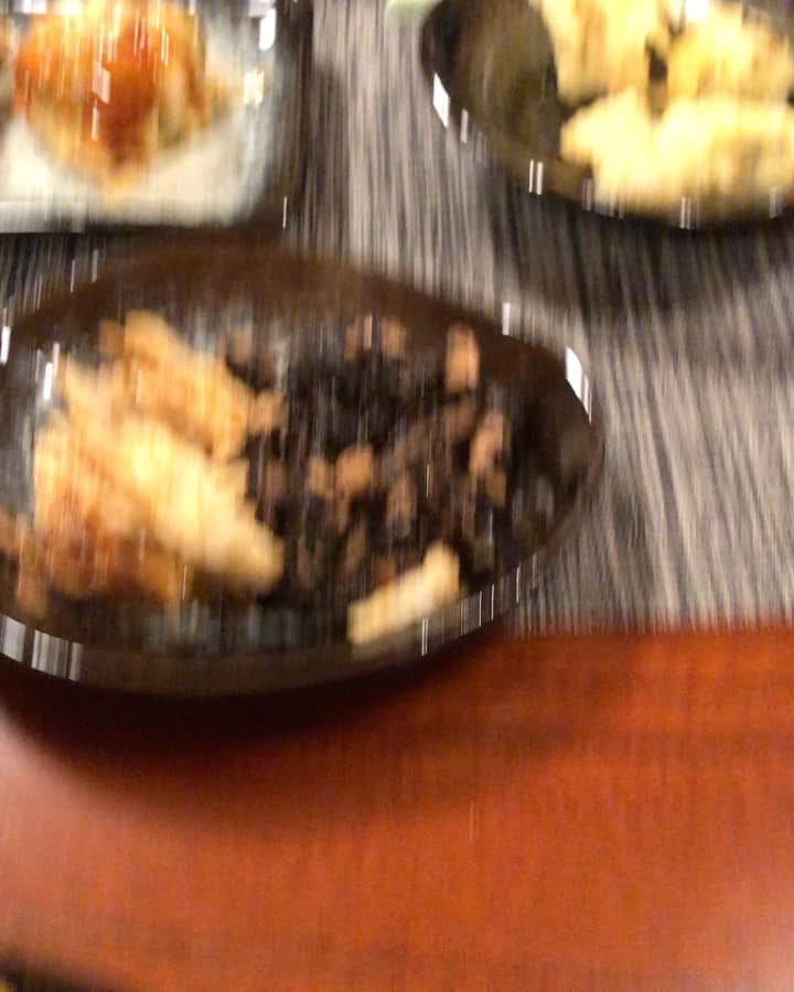 山口祥行のインスタグラム：「兄ィ‼️美味ちー！可愛いー！ #小沢仁志」