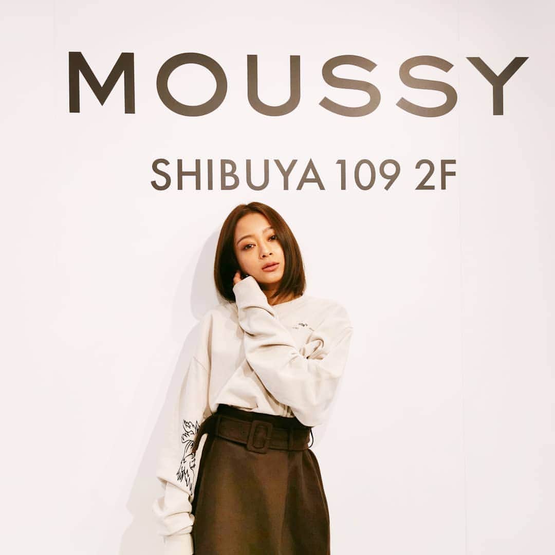 脇田恵子さんのインスタグラム写真 - (脇田恵子Instagram)「Congrats 🎊🎈❤️ 109 MOUSSY renewal open. 💕💐 リニューアルして2階になったよ💋 @moussyofficial 洋服は2枚目にタグつけてます」11月9日 12時47分 - keiko_wakita3