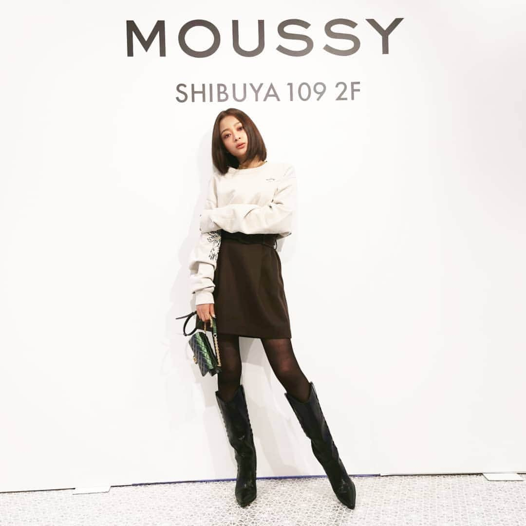 脇田恵子さんのインスタグラム写真 - (脇田恵子Instagram)「Congrats 🎊🎈❤️ 109 MOUSSY renewal open. 💕💐 リニューアルして2階になったよ💋 @moussyofficial 洋服は2枚目にタグつけてます」11月9日 12時47分 - keiko_wakita3