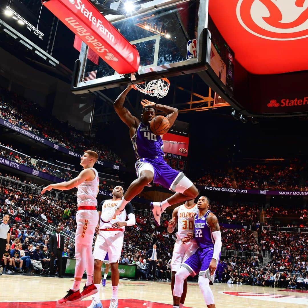 ハリソン・バーンズさんのインスタグラム写真 - (ハリソン・バーンズInstagram)「Good win tonight to finish out the road trip fellas!! 👑#SacramentoProud #IJNIP」11月9日 13時18分 - hbarnes