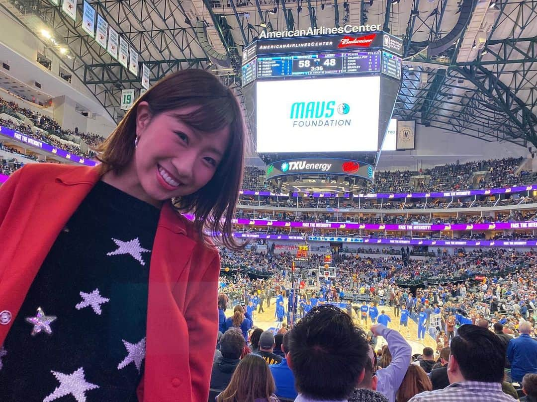 津田菜都美さんのインスタグラム写真 - (津田菜都美Instagram)「* 人生2度目のNBA🏀🇺🇸 * Dallas Mavericks💙 Los Angeles Lakers💛 American Airlines center🇺🇸✈️ * ドンチッチとレブロン様の共演見れてHappy😍最高！！ 試合は終了間際ブザービートでレイカーズが3Pを決めて同点に追いついて延長で逆転勝ちという展開、、恐るべしレイカーズ😂👏👏 #MFFL#NBA#ダラスマーベリックス#DallasMavericks#LosAngelesLakers#ロサンゼルスレイカーズ#レイカーズ#Lakers#LukaDoncic#ルカドンチッチ#LebronJames#レブロンジェームズ」11月9日 13時24分 - tsuda_723_official