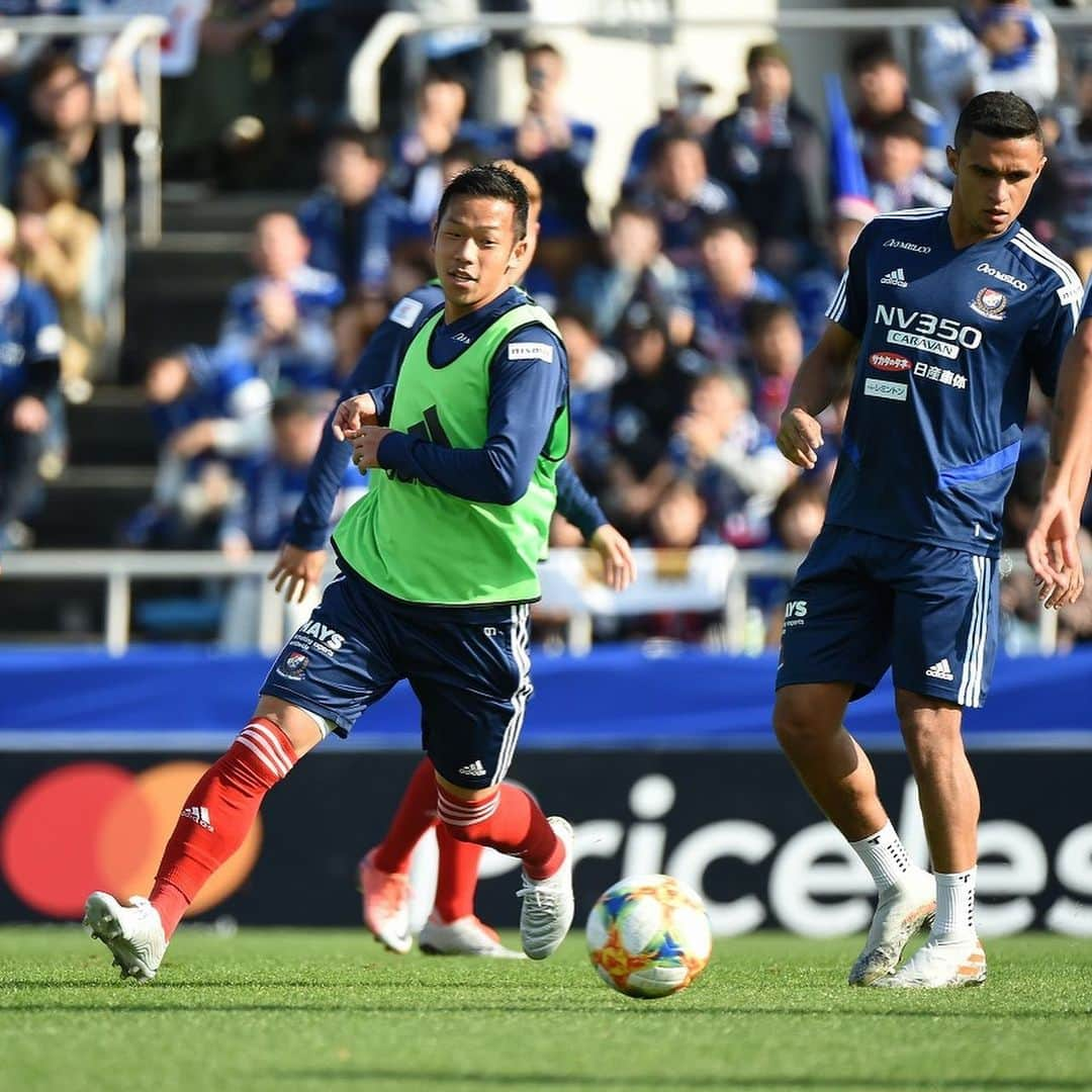 横浜F・マリノスさんのインスタグラム写真 - (横浜F・マリノスInstagram)「🔥🔥🔥 . . #fmarinos #Jリーグ #ウォームアップ #warmup #jleague」11月9日 13時43分 - yokohamaf.marinos