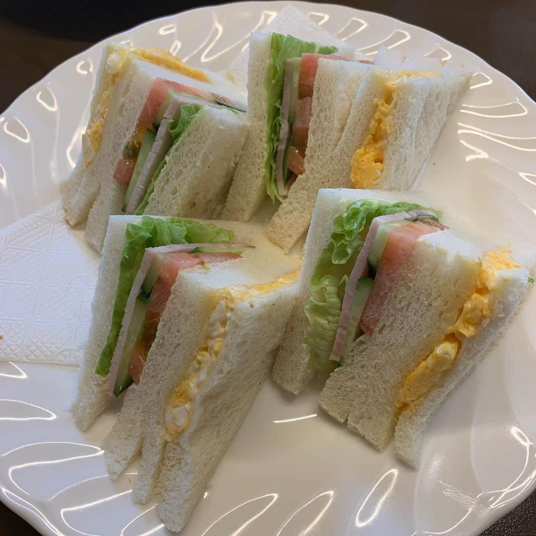 宙也さんのインスタグラム写真 - (宙也Instagram)「久々に喫茶店のサンドイッチ。  #昭和喫茶」11月9日 13時44分 - chuya_aquarius