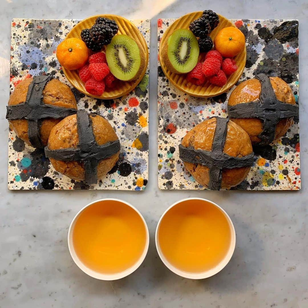 Symmetry Breakfastのインスタグラム：「My Election Buns, those of you who have followed me for a long time, I do love to remind y’all, to register to vote! Inspired by hot cross buns, but with that black cross 🗳🗳🗳, bumping up the spice levels, ditching the dried fruit, adding some rye and going crazy on the nutz 👍🏼 Whether you’re in the UK, election is sooooon, or in the US, you can’t vote if you don’t register. Which reminds me, I need to sort mine out too 😘 #symmetrybreakfast」