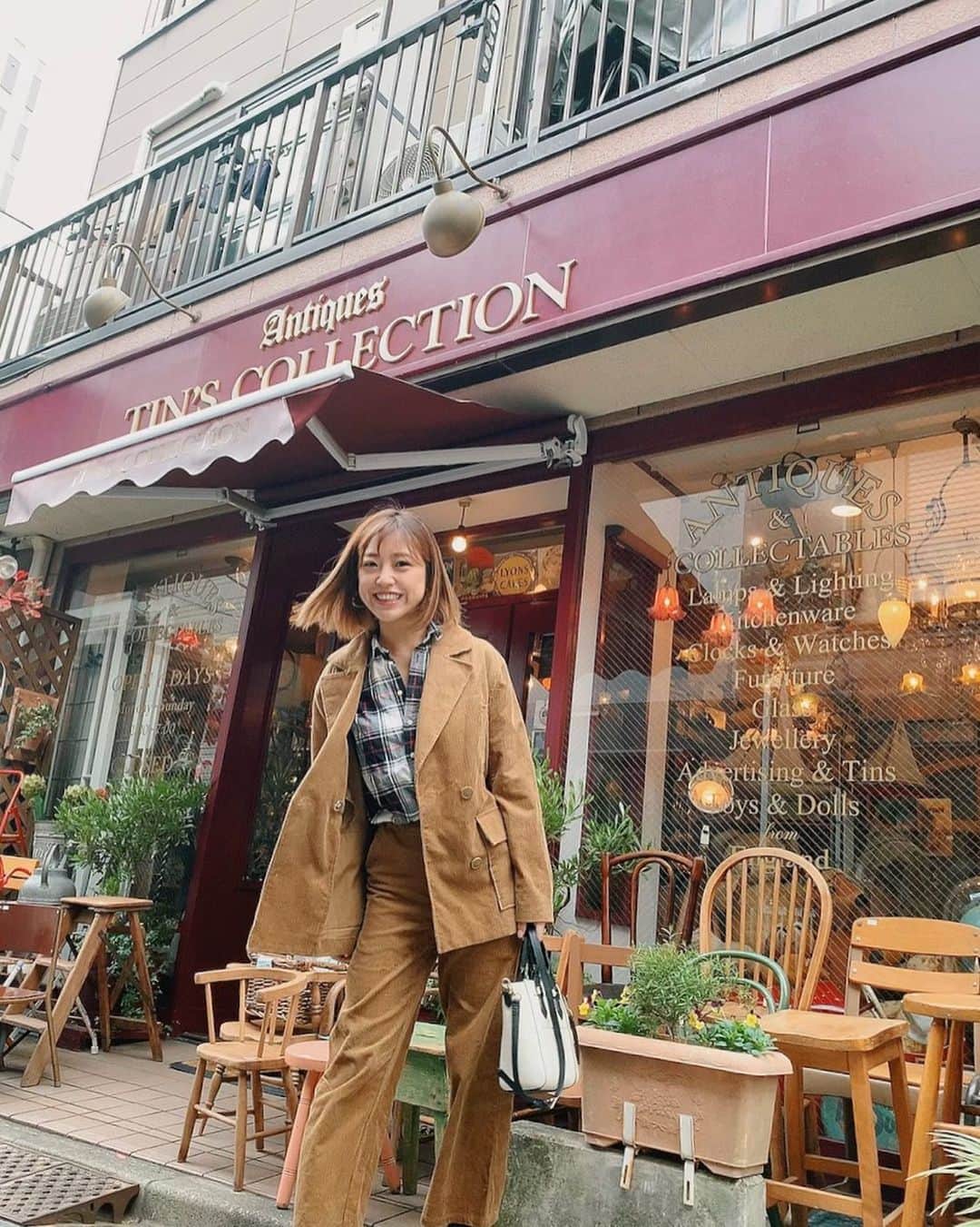 本橋優華のインスタグラム：「おじさんコーデと椅子屋さん。 #friend#lunch#mtg#fun#goodtime#hm#ralphlauren#polo#colehaan#tokyo#chair#yoyogikoen#thursday#pohtobymami」