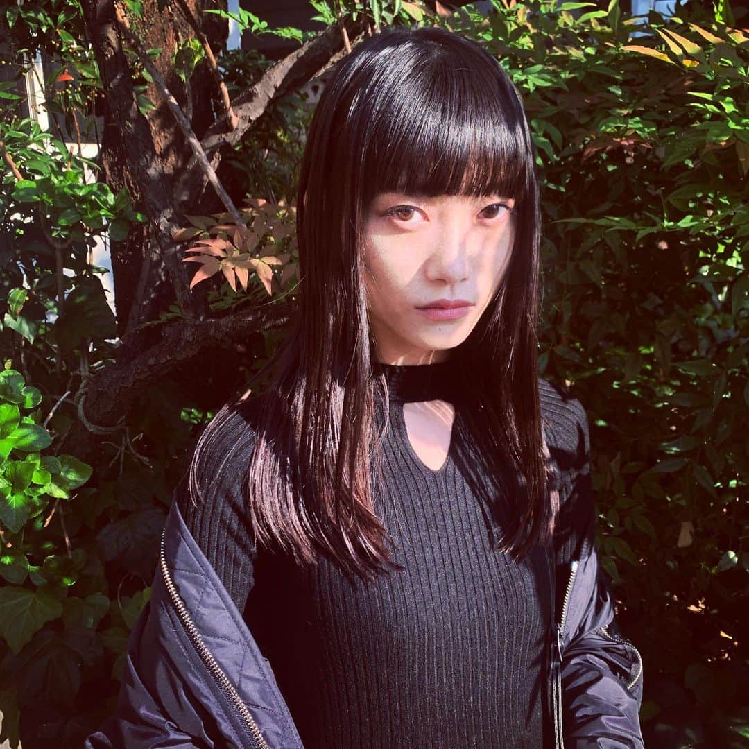 阿知波妃皇のインスタグラム：「✂︎高校生の頃からお世話になってる、 いつもきらきらの有紀さん🖤」