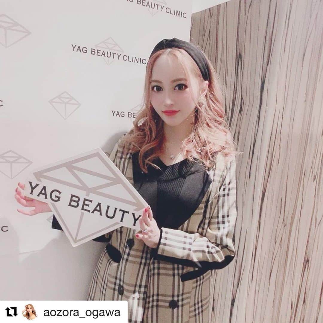 のインスタグラム：「ご来院ありがとうございます♥ . . #Repost @aozora_ogawa ・・・ . 今日は初めて #レーザートーニング  受けに行ってきたよ👶💗💗 . 行ってきたのは  YAGBEAUTYCLINIC 渋谷院 @yagbeauty_official ⸜❤︎⸝‍ . . レーザートーニングは シミや肝斑、ニキビorニキビ跡、、、、 に効果のあるレーザー治療なの♡ . 実際受けてみた感じは肌が パチパチ⚡️する感じ！ お菓子のわたパチみたいな💭 . 痛くなかったしダウンタイムも ないから当日にメイク可能🥰 . レーザートーニングのあとの #rrrmaskpack がもう感動 しすぎてびっくりした！😳 . パック終わったあとの肌の ツヤ感がすごかった〜✨ . . レーザートーニングは回数 重ねるのが良いらしいので 通おうと思います🙏💕 . 個室だしよかった🧸 . . YAGBEAUTYCLINIC 渋谷院 ☏0120915959 . . #YAGBEAUTY #レーザートーニング #RRRマスクパック」