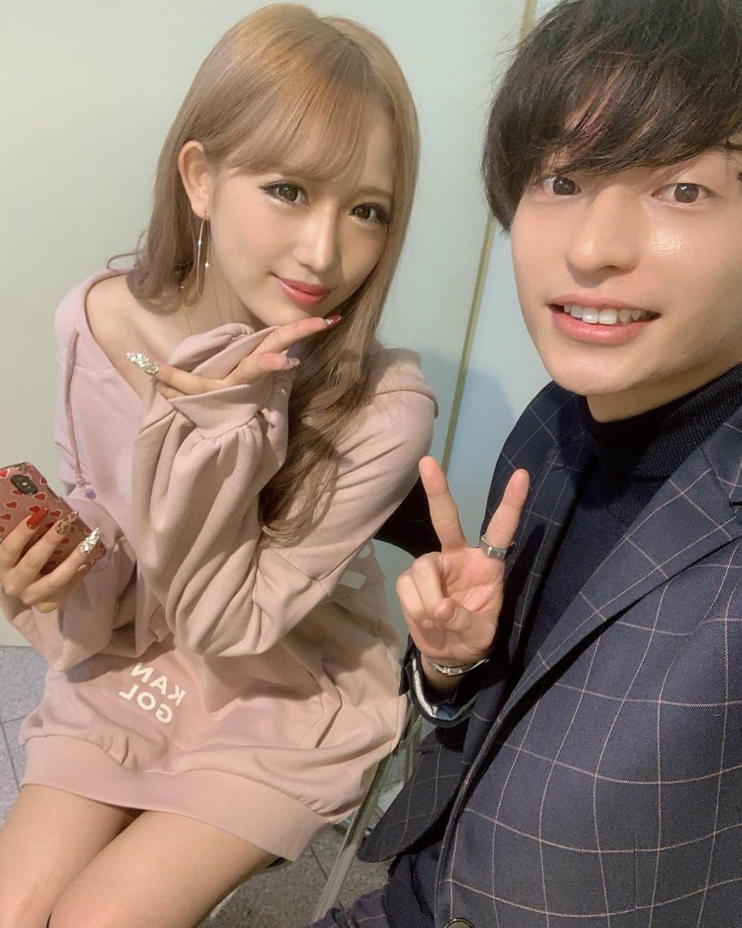 のインスタグラム：「20代前半に見えますね！と言ってくれたので、ぼくは伊藤桃々を応援します。」