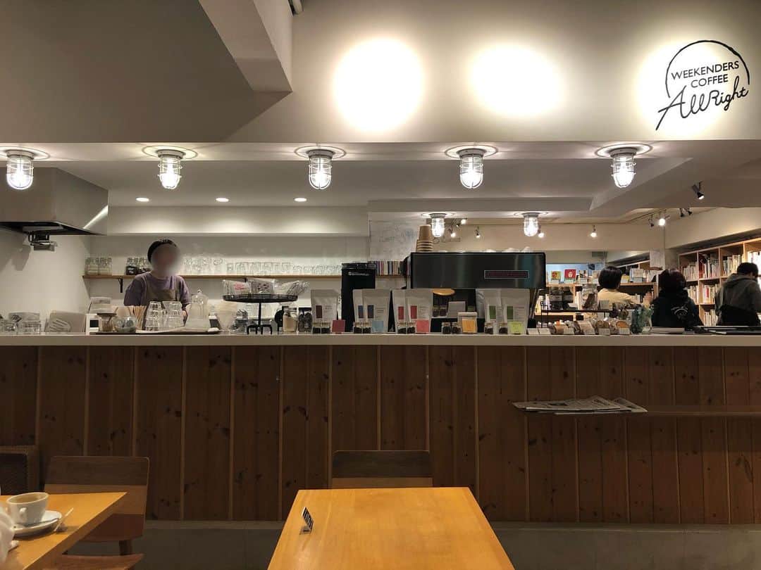 石井輝明さんのインスタグラム写真 - (石井輝明Instagram)「神楽坂。 今日は実践女子大学さんのミス実践コンテストの司会をさせていただきまして、夜は無限大です。 おじさんには眩しいくらい皆さん輝いていました。  #weekenderscoffeeallright #cafe #coffee #カフェ #東京カフェ #神楽坂カフェ #カフェ芸人 #僕はというとよしも男前ランキング現在9位 #今日のミスコンはファイナリスト5名の戦い #9位では戦いにも行けない #自宅待機 #家でドラマ観るだけ #それはそれでいいか」11月9日 16時16分 - comandanteishii