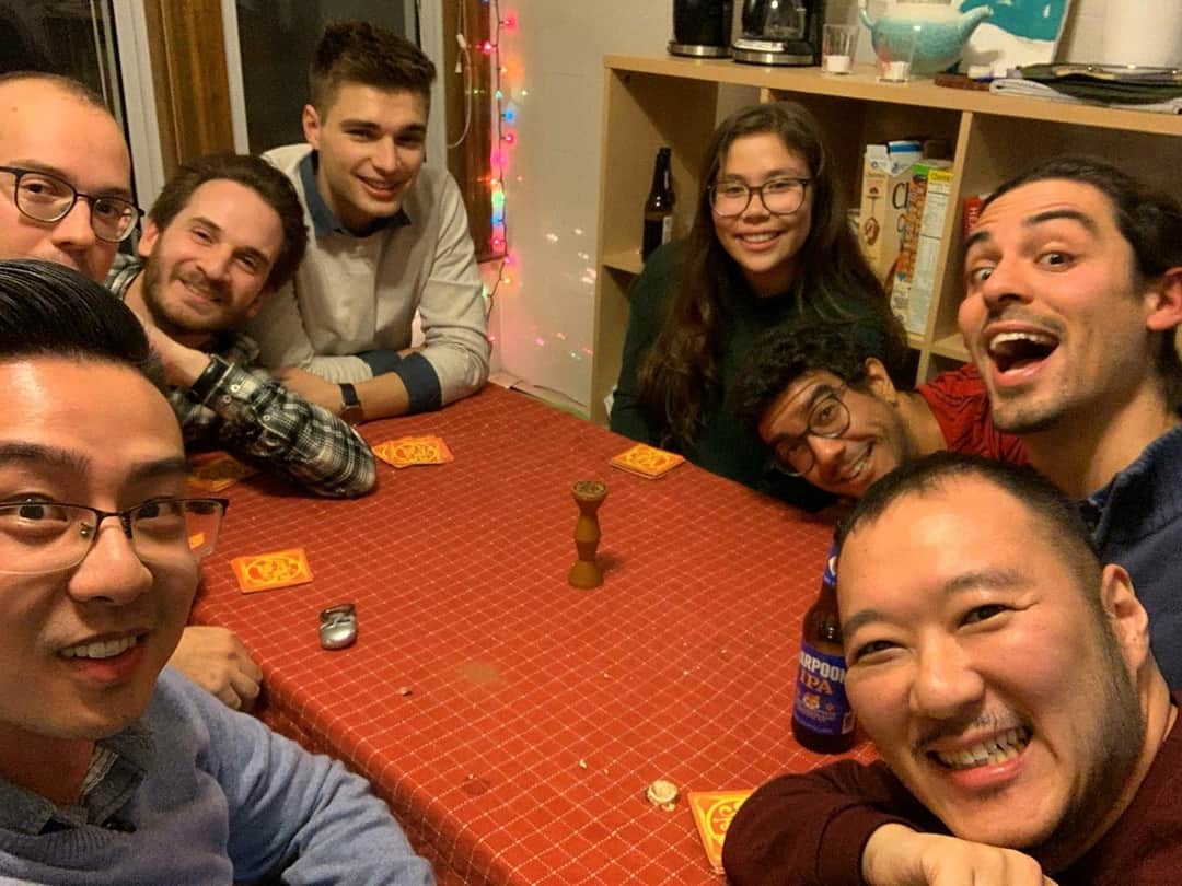 のインスタグラム：「MITの留学生仲間クラウディオの誕生日会！ 誕生会ってイイね♪♪温かい気持ちになる！ 外はマイナス２℃やけど(笑)」